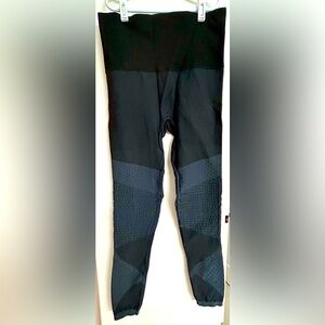 SPANX MOTTO LEGGINGS - Size M